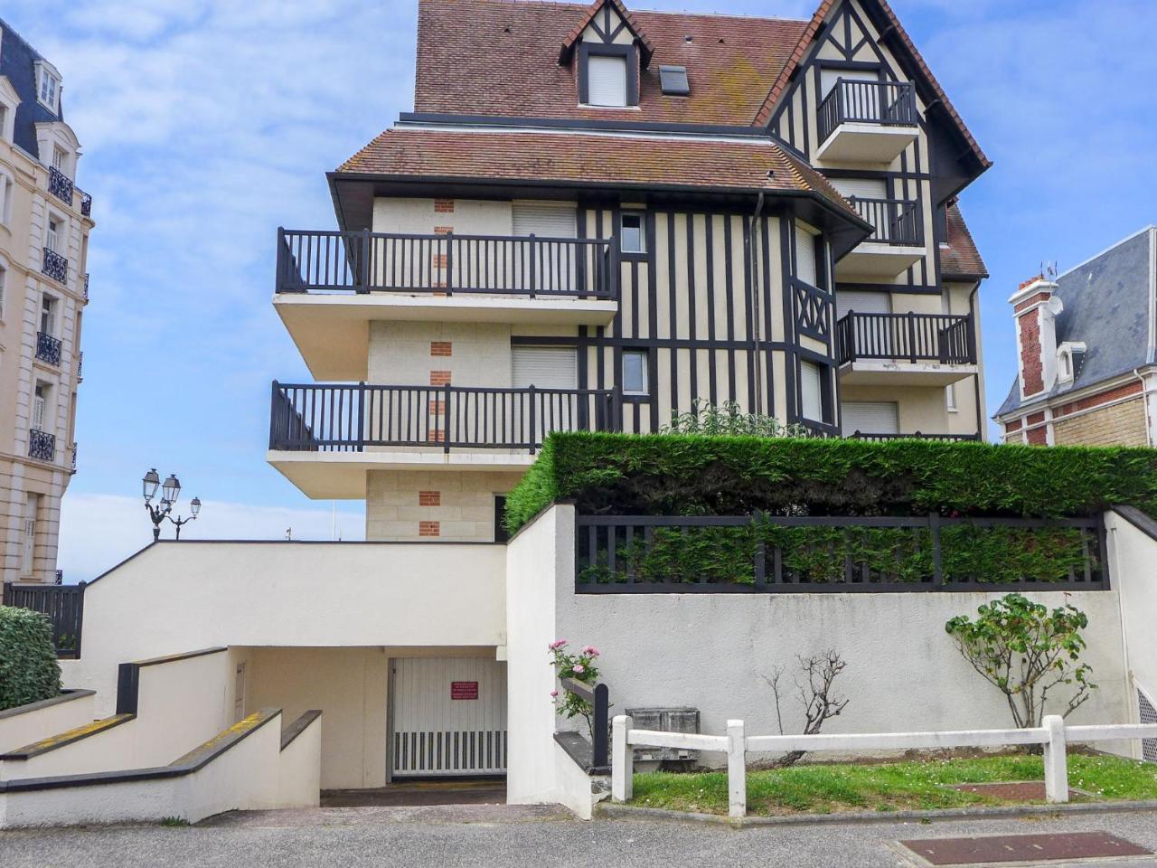 Apartment Les Terrasses Du Casino By Interhome Cabourg Exteriör bild